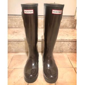 HUNTER glossy, chocolate brown, tall boot 👢